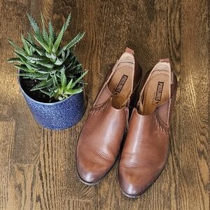 Pikolinos Brown Zip Ankle Boots